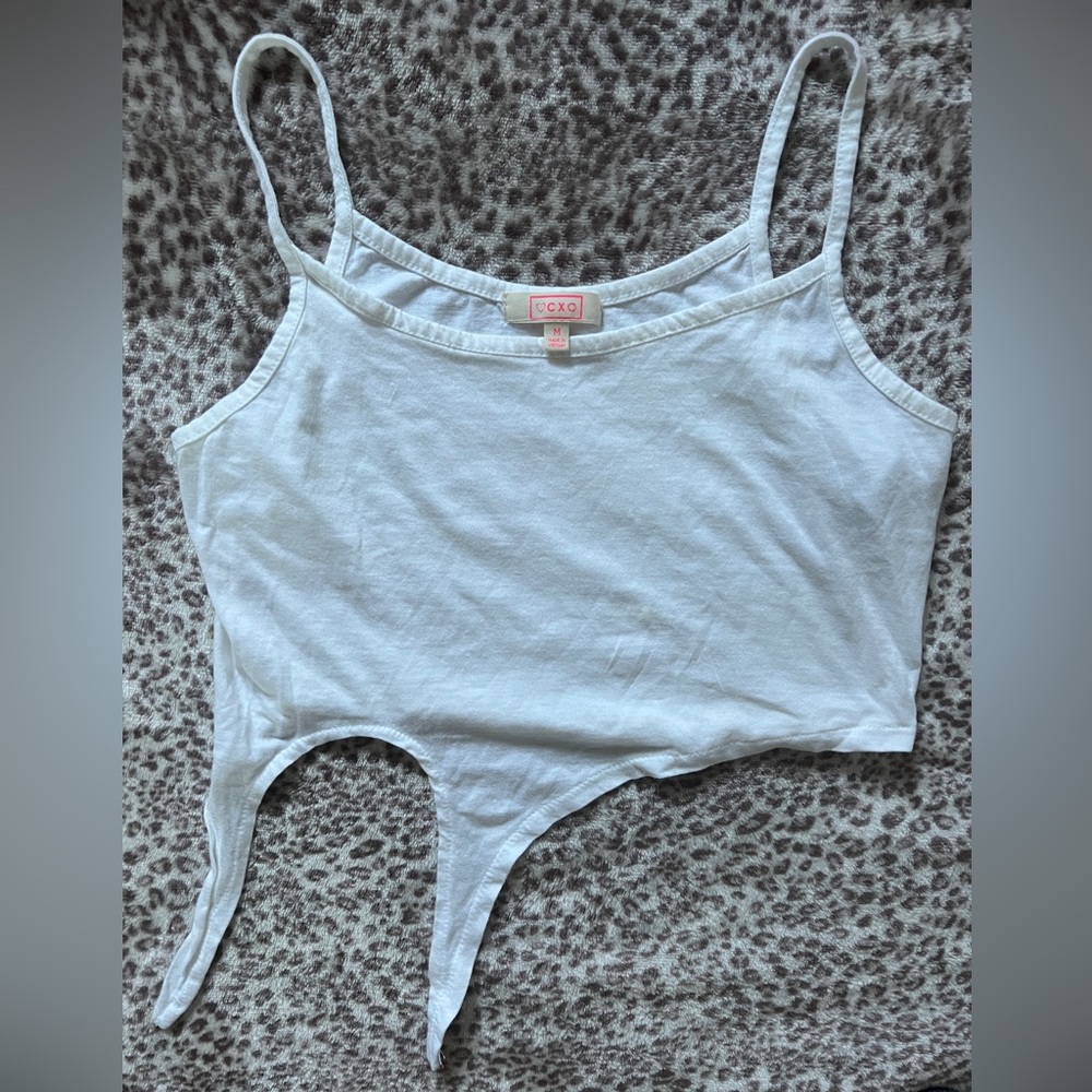 White crop tank top with tie in corner